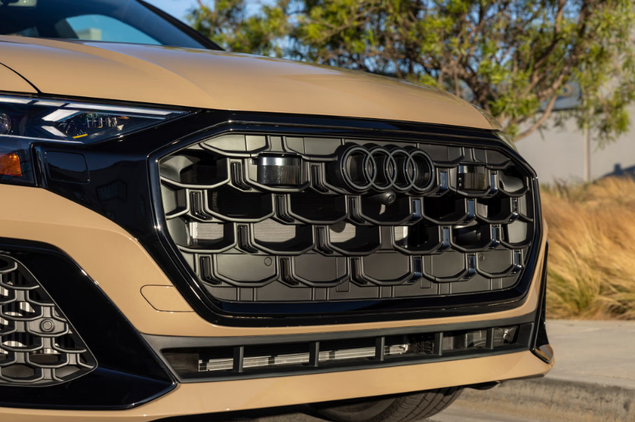 2026 Audi Q8 Exterior 2