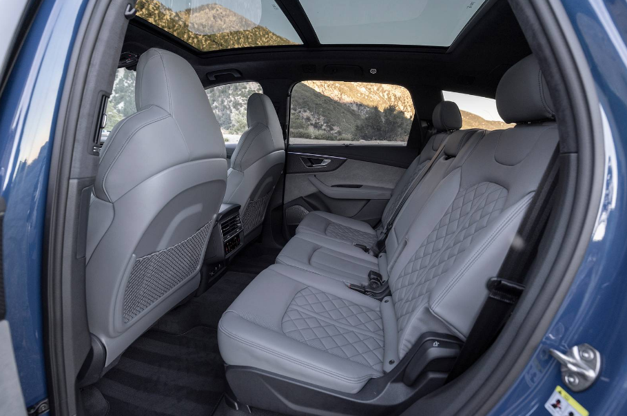 2026 Audi SQ7 Interior 5