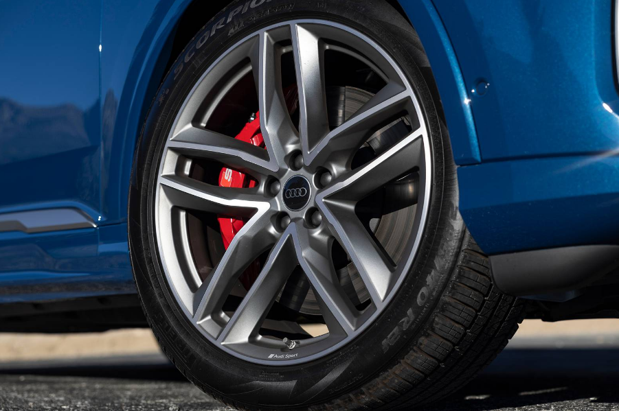 2026 Audi SQ7 Wheels and Tires 4