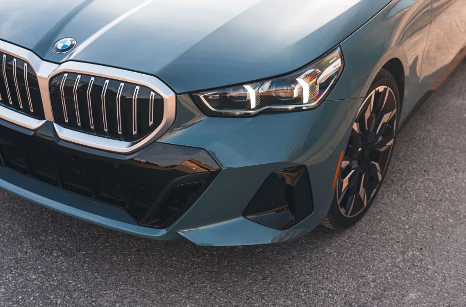 2026 BMW 5-Series Exterior 5