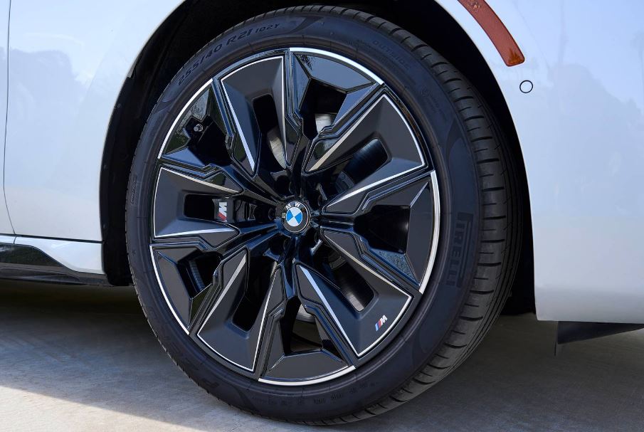 2026 BMW 7-Series Wheels and Tires 6
