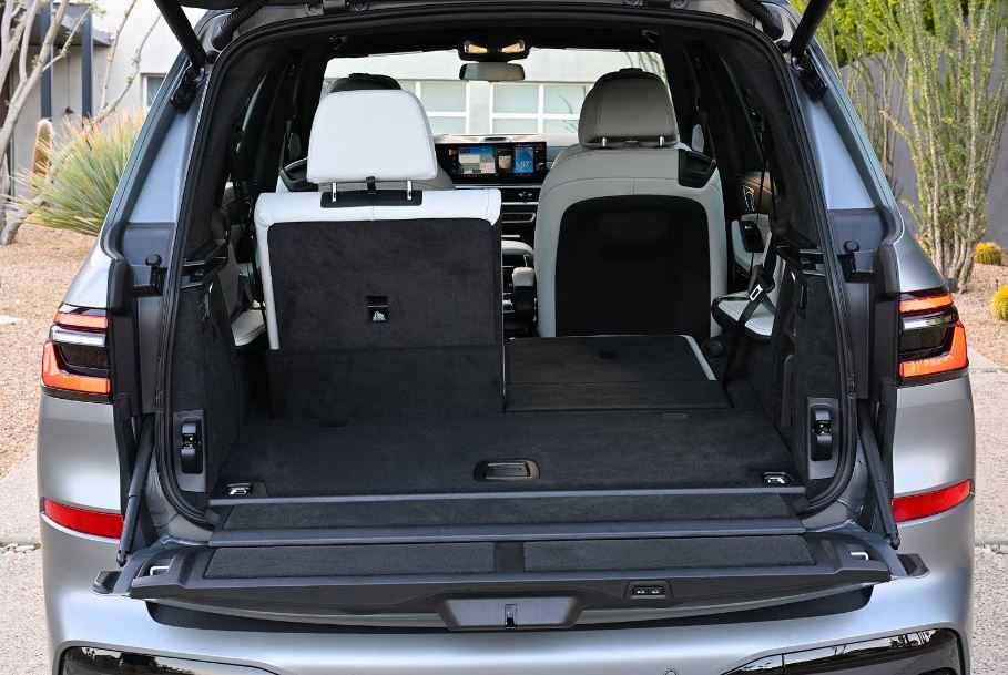 2026 BMW X7 Interior 2