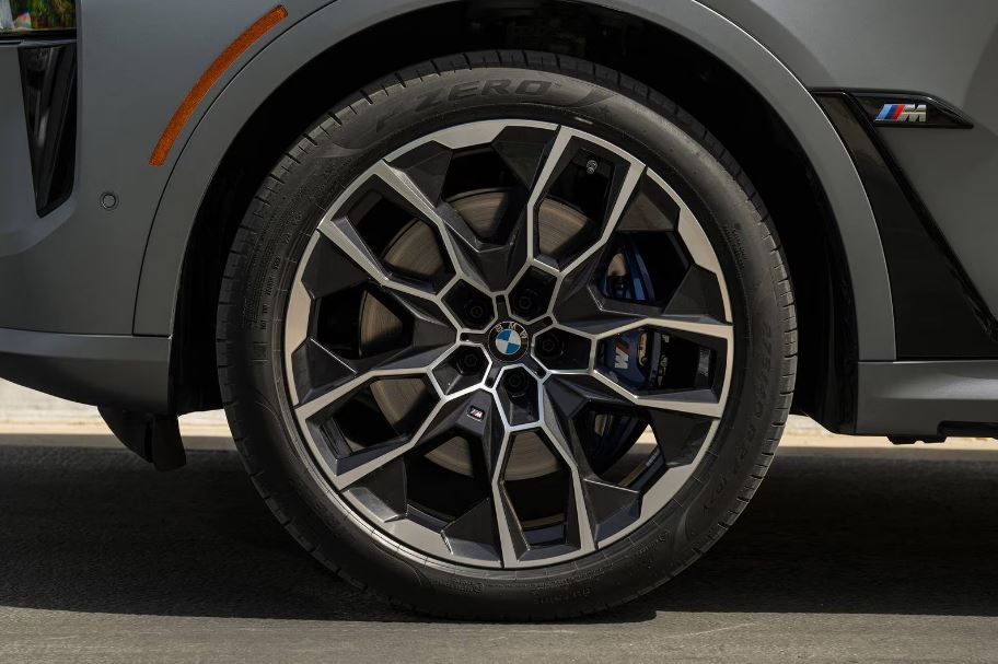 2026 BMW X7 Wheels and Tires