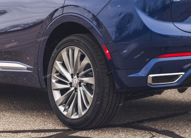 2026 Buick Envision Tires and whiles