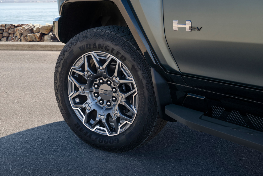 2026 GMC Hummer EV SUV Wheels and Tires 5