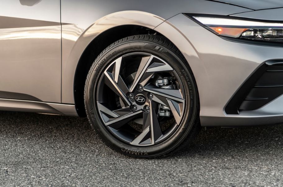 2026 Hyundai Elantra Wheels and Tires