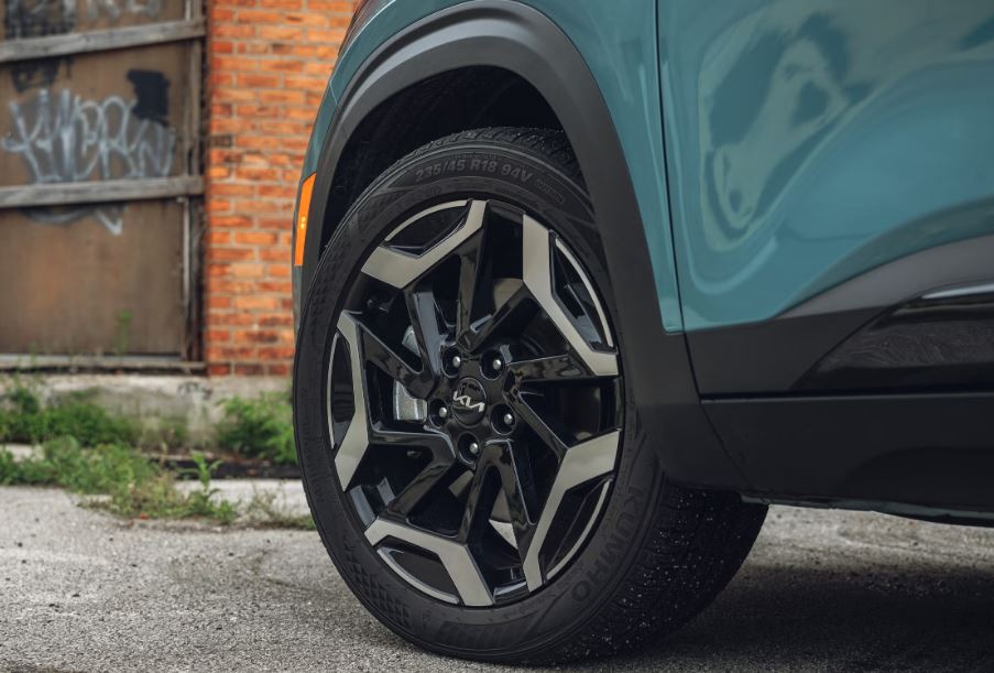 2026 Kia Seltos Wheels and Tires 4