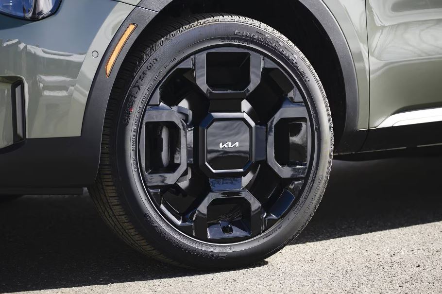 2026 Kia Sorento wheels and tires 3