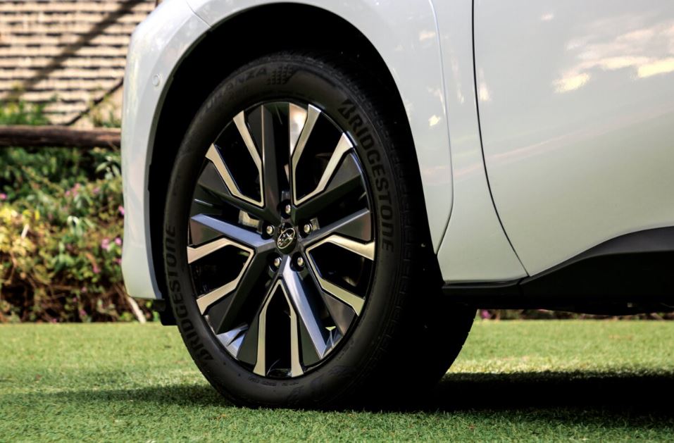 2026 Subaru Solterra tires and wheels 9