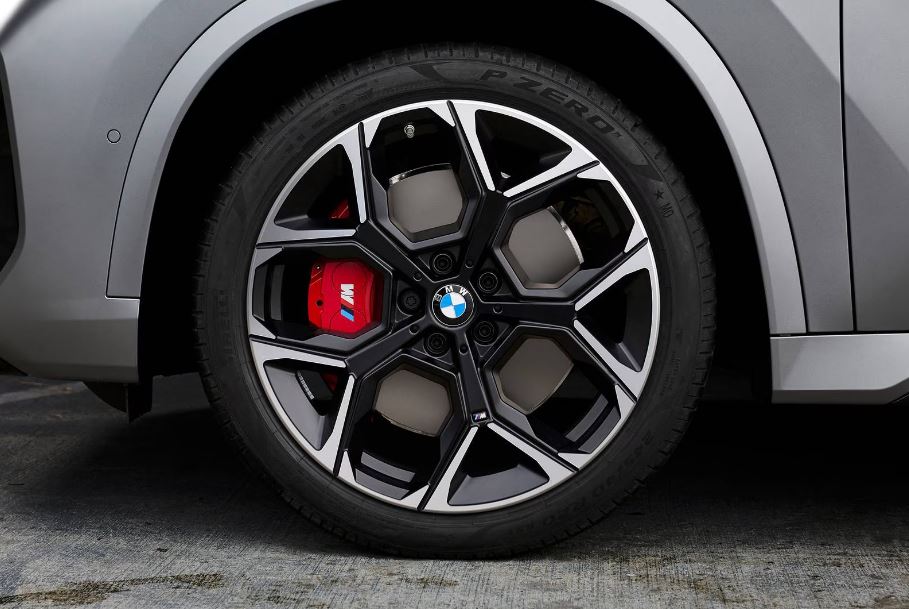 BMW X1 2026 BMW X1 Tires and wheels 1