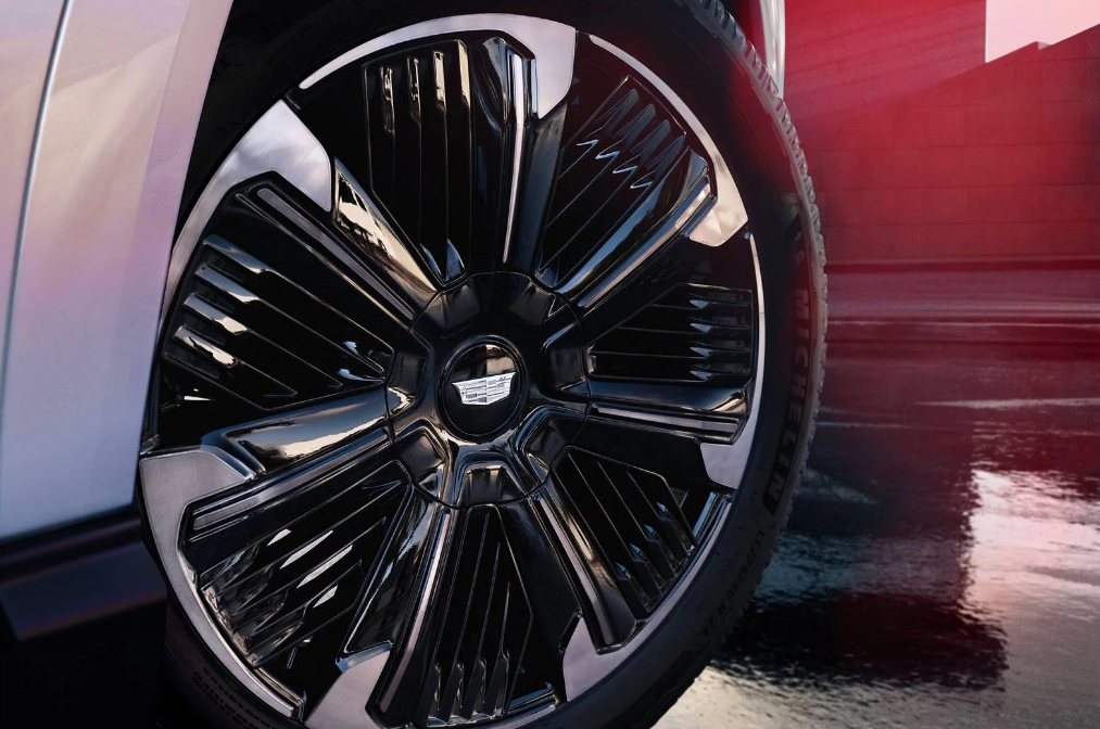Cadillac Escalade IQ 2026 Review, Specs, Price and Mileage (Brochure) (10)
