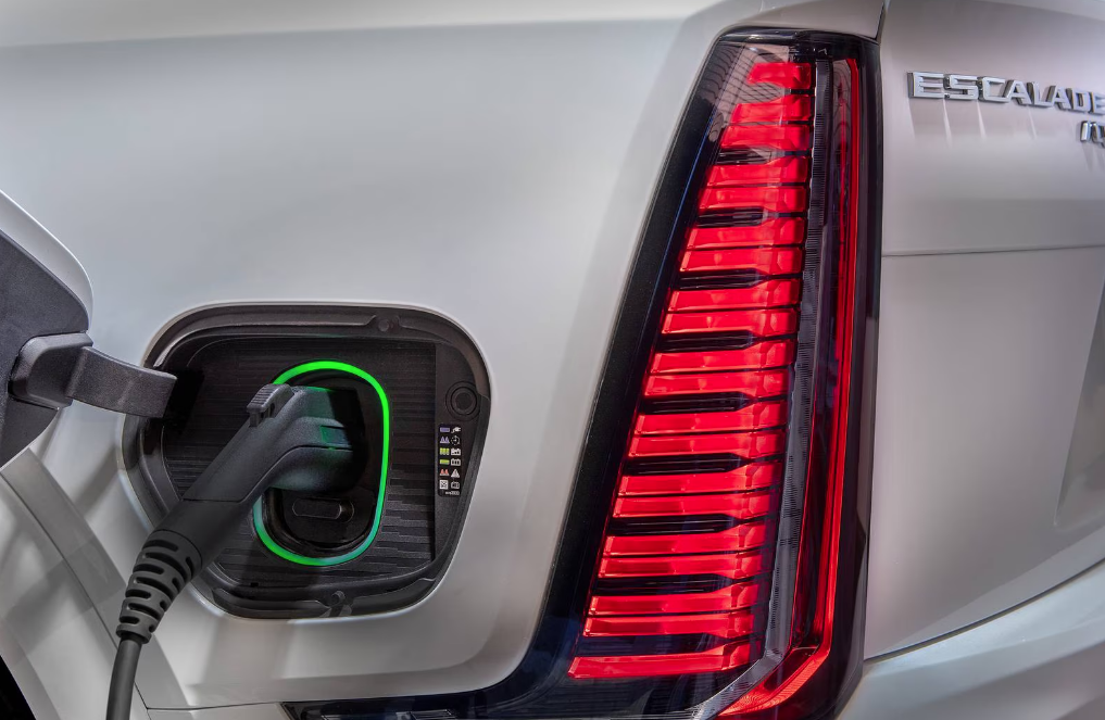 Cadillac Escalade IQ 2026 Review, Specs, Price and Mileage (Brochure) (11)
