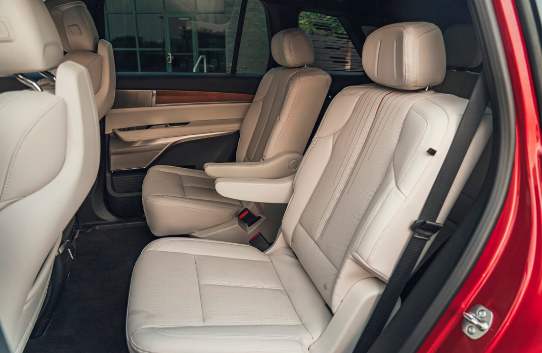 Cadillac Vistiq 2026 Review, Specs, Price and Mileage (Brochure) (10)