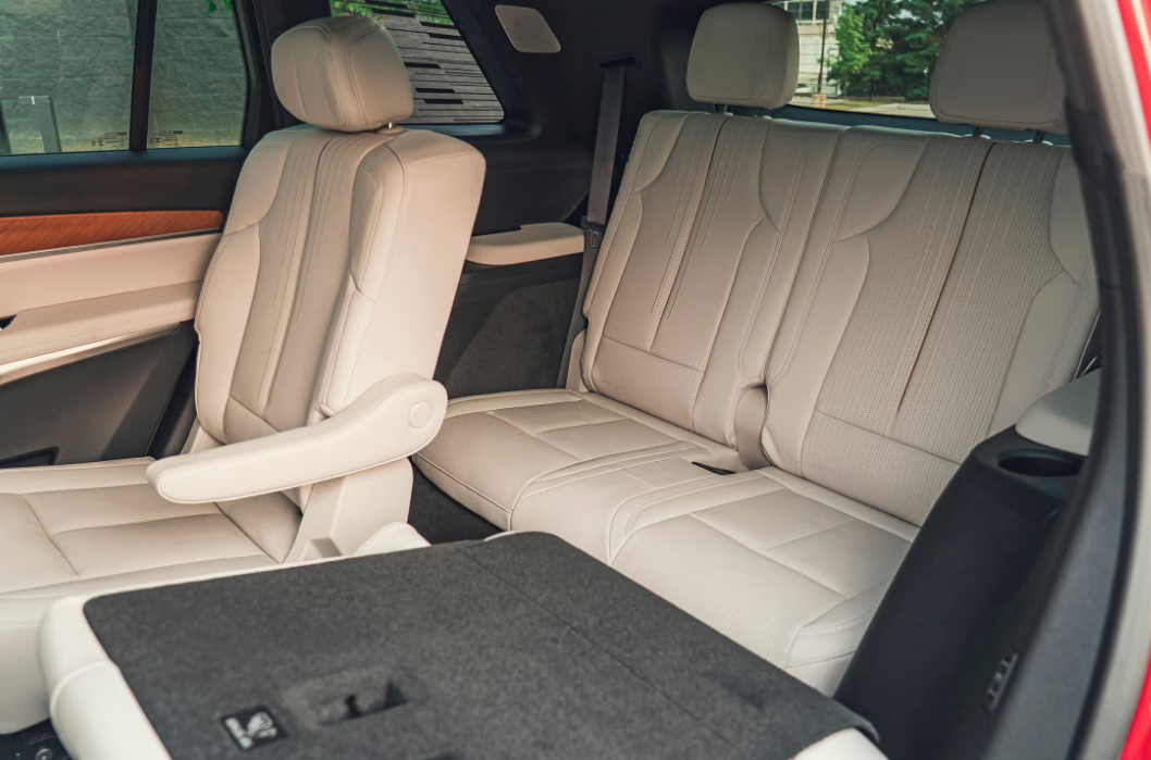 Cadillac Vistiq 2026 Review, Specs, Price and Mileage (Brochure) (11)