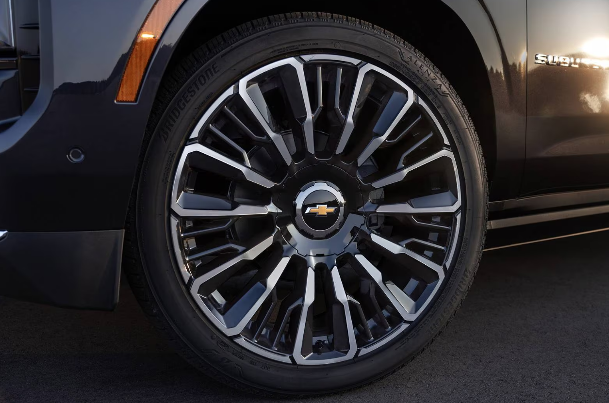 Chevrolet Suburban 2026 Review, Specs, Price and Mileage (Brochure) (2)