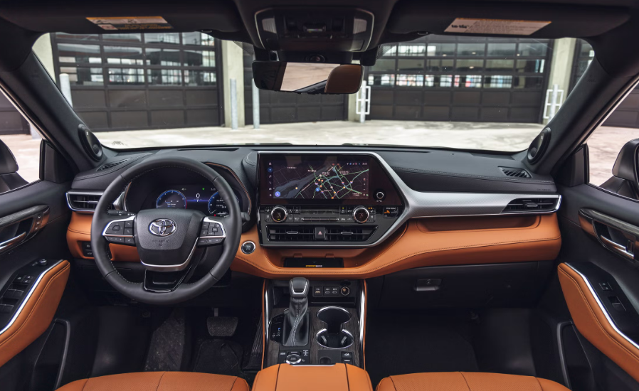 Toyota Highlander 2026 Review, Specs, Price and Mileage (10)