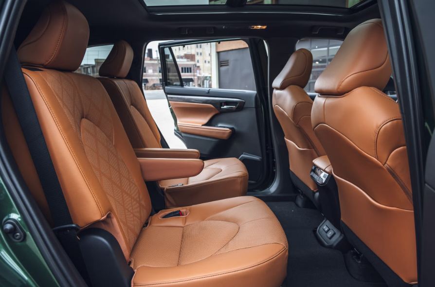 Toyota Highlander 2026 Review, Specs, Price and Mileage (8)