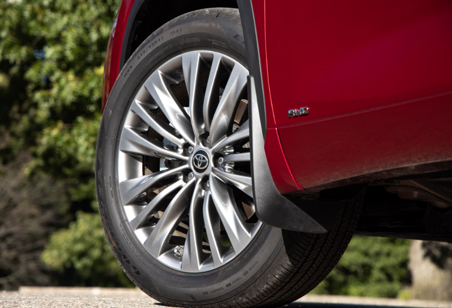 Toyota Highlander Hybrid 2026 Review, Specs, Price and Mileage (1)