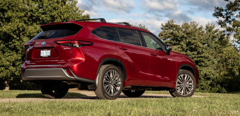 Toyota Highlander Hybrid 2026 Review, Specs, Price and Mileage (8)