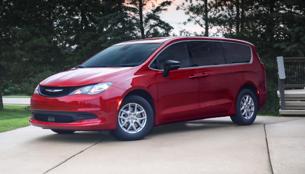 2026 Chrysler Voyager Exterior 3