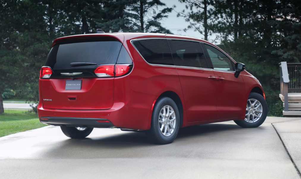 Chrysler Voyager 2026 Review, Specs, Price and Mileage (Brochure ...
