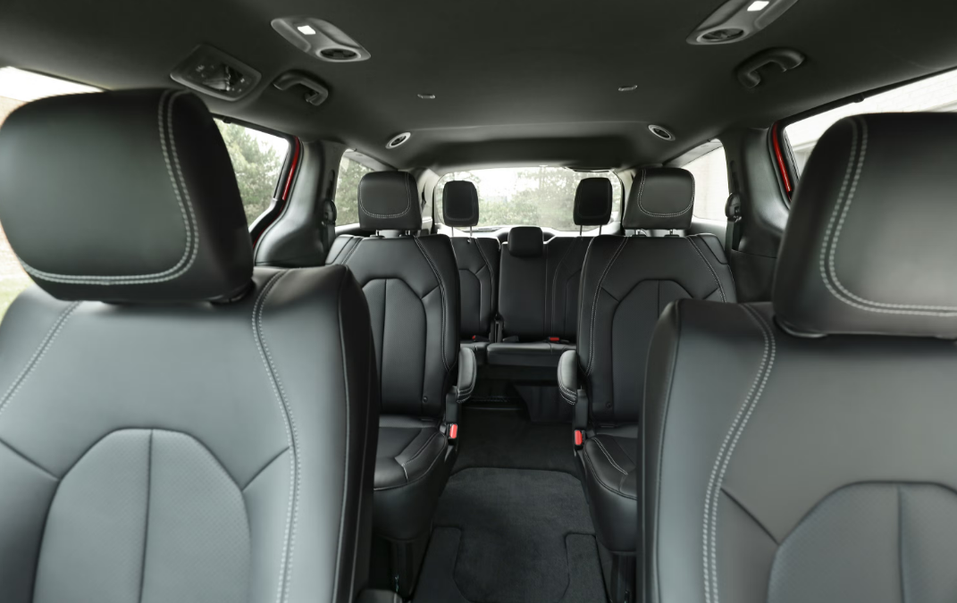 2026 Chrysler Voyager Interior 2