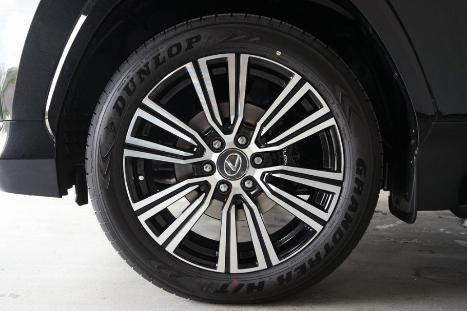 2026 Lexus LX Tires and Wheels 6