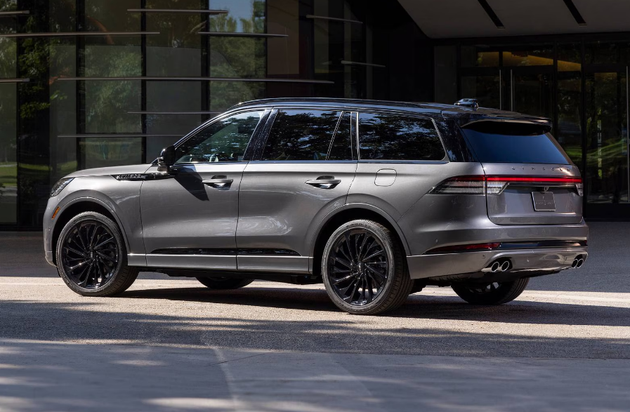 2026 Lincoln Aviator Exterior 3