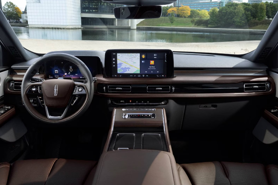 2026 Lincoln Aviator Interior 4