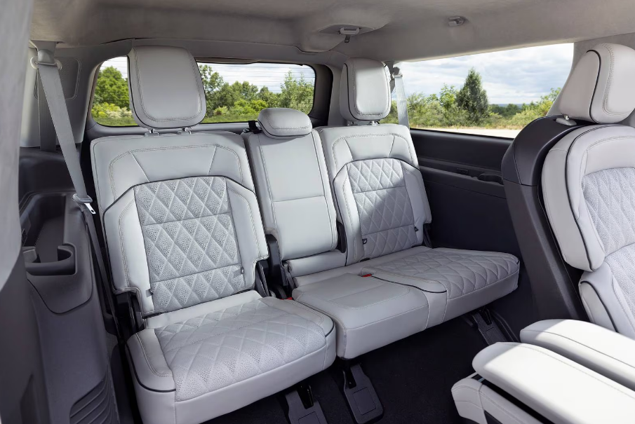 2026 Lincoln Navigator Interior 5