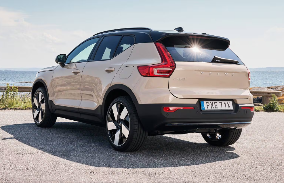 2026 Volvo EX40 Exterior 1