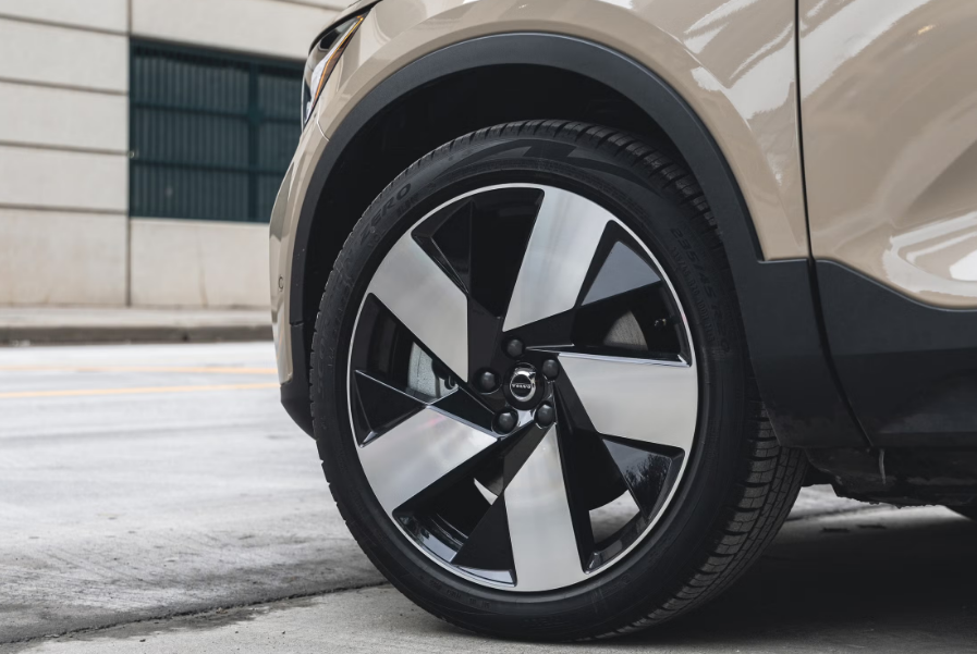 2026 Volvo EX40 Wheels and Tires 4
