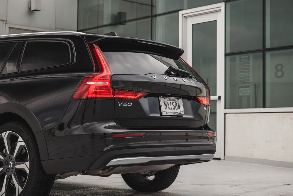 2026 Volvo V60 Cross Country Exterior 1