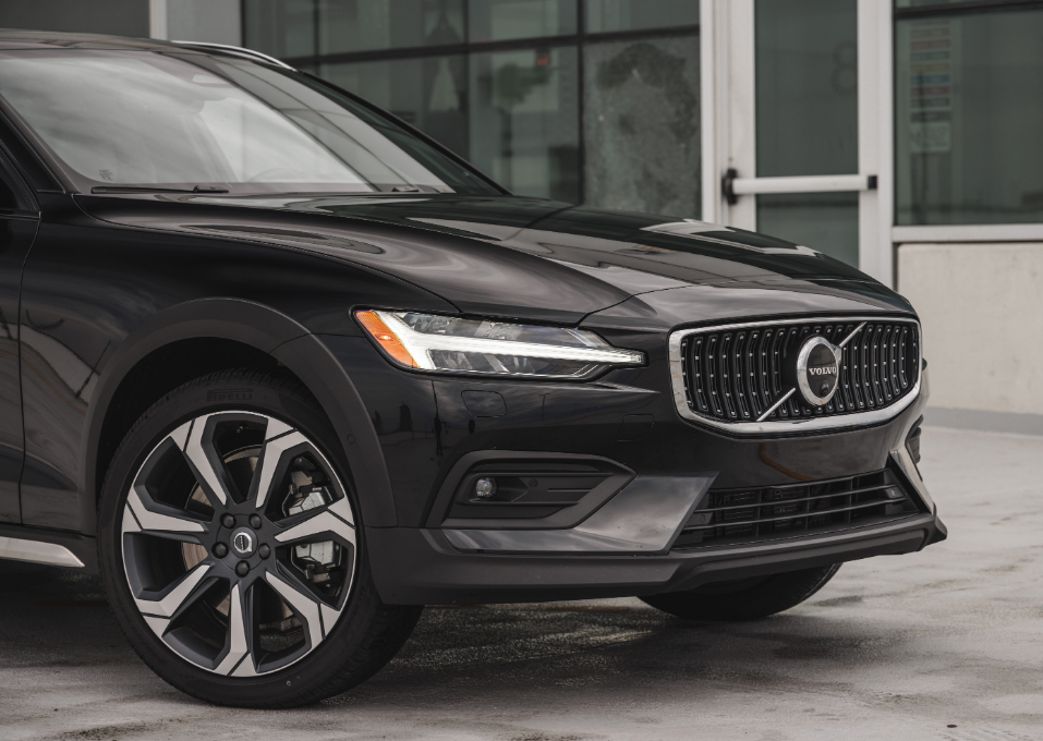 2026 Volvo V60 Cross Country Exterior 2