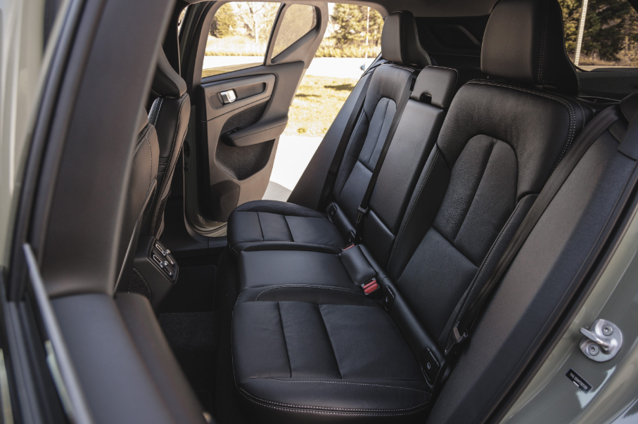 2026 Volvo XC40 Interior 5