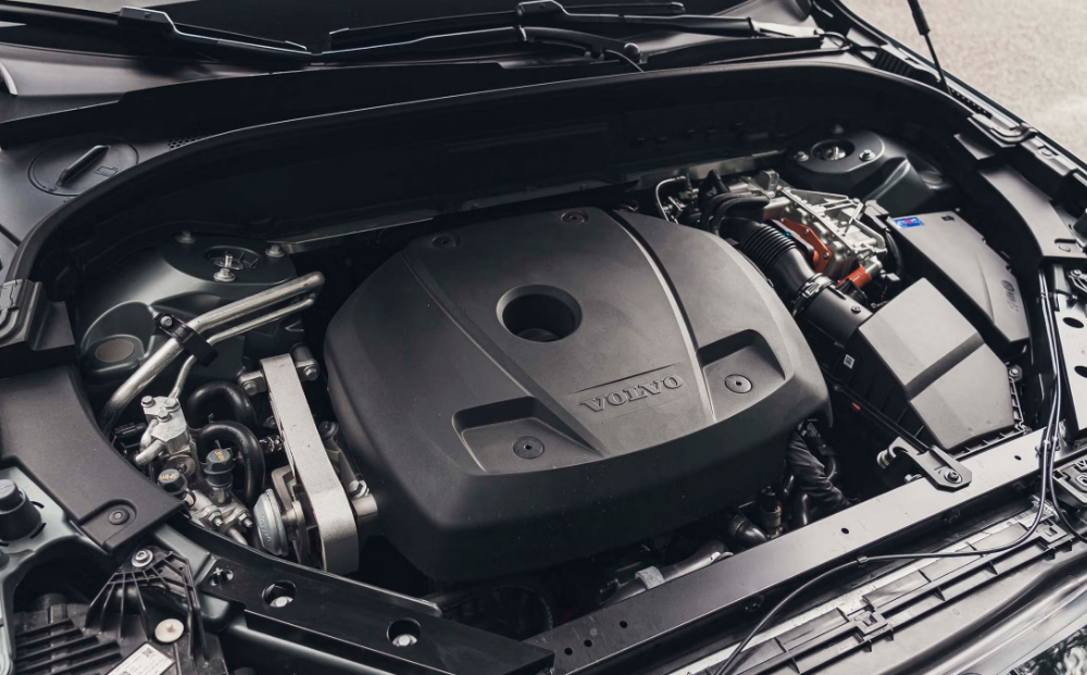 2026 Volvo XC60 Hybrid Engine 3