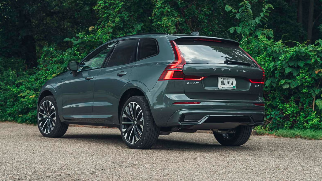 2026 Volvo XC60 Hybrid Exterior 2
