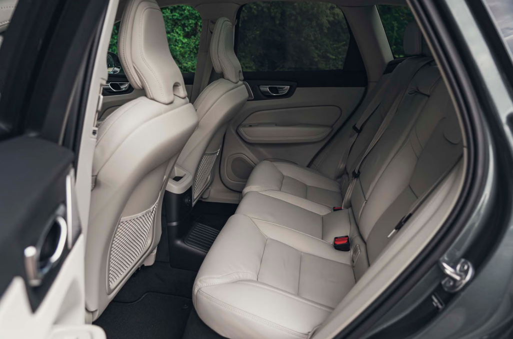 2026 Volvo XC60 Hybrid Interior 6