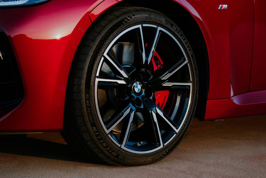 2025 BMW 2 tire