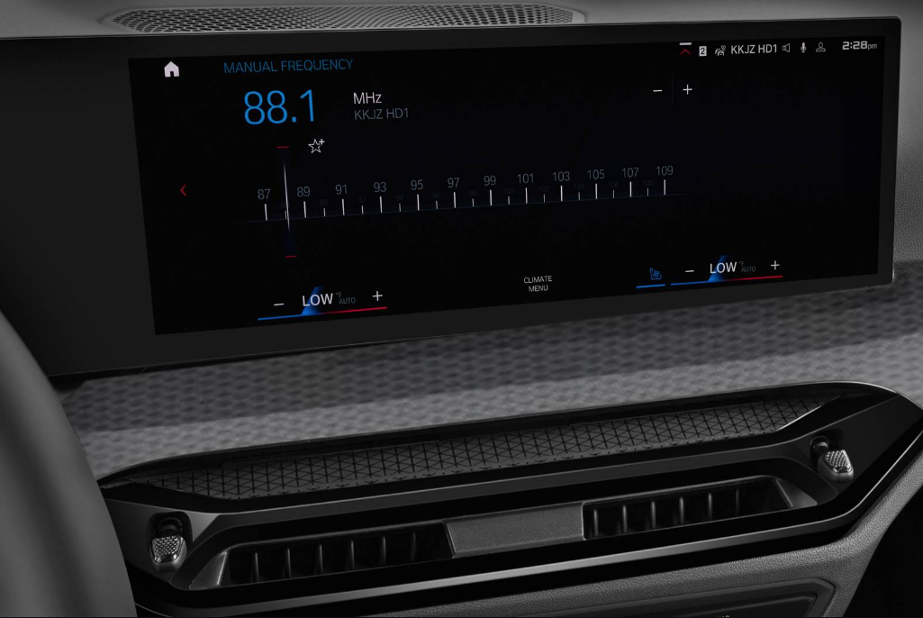 2025 BMW M3 Entertainment and communication 1