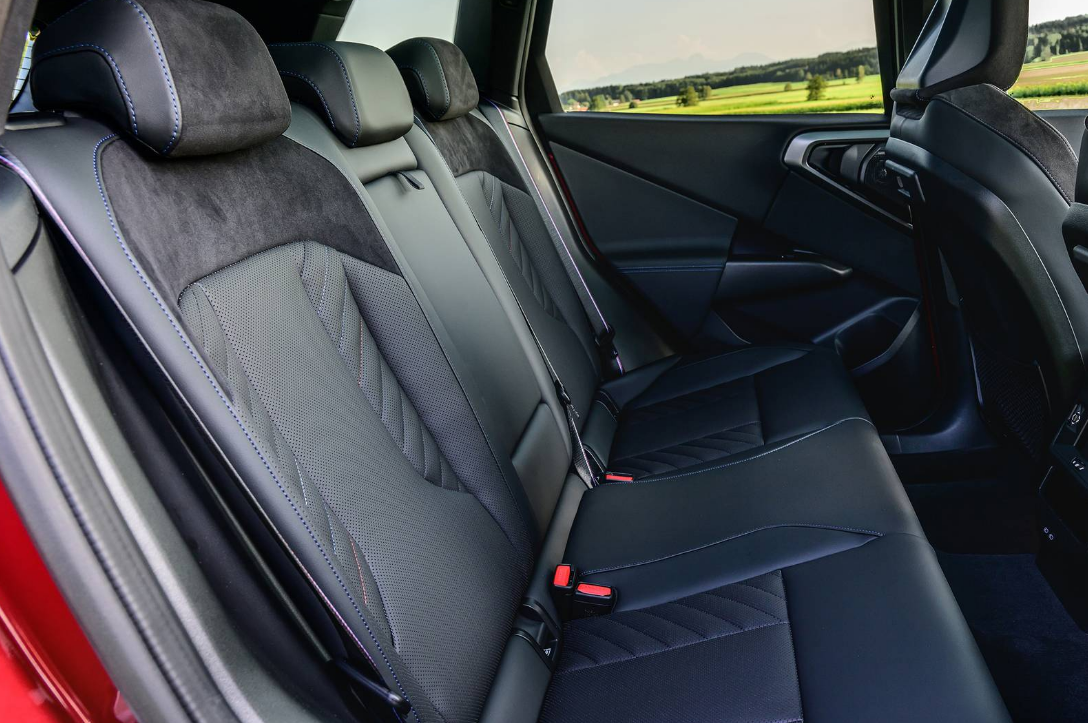 2025 BMW X3 SEATS