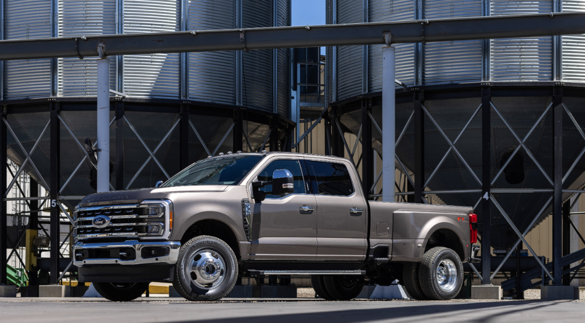 2025 Ford Super Duty EXTERIOR-1