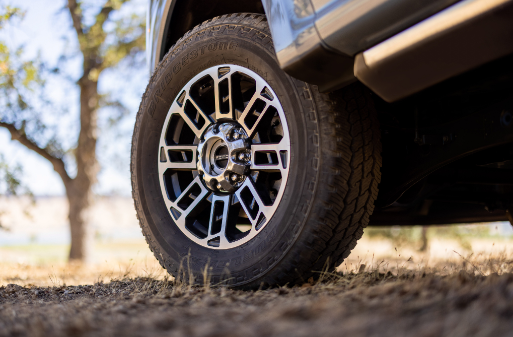 2025 Ford Super Duty TIRE