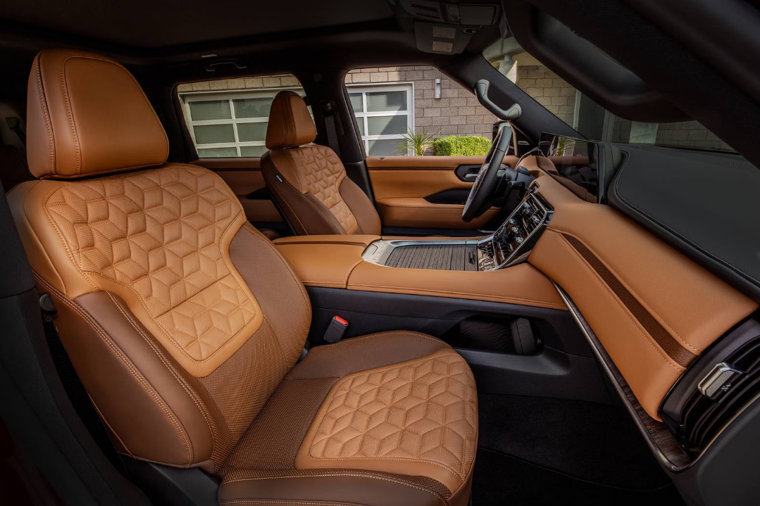 2025 Nissan Armada SEATS