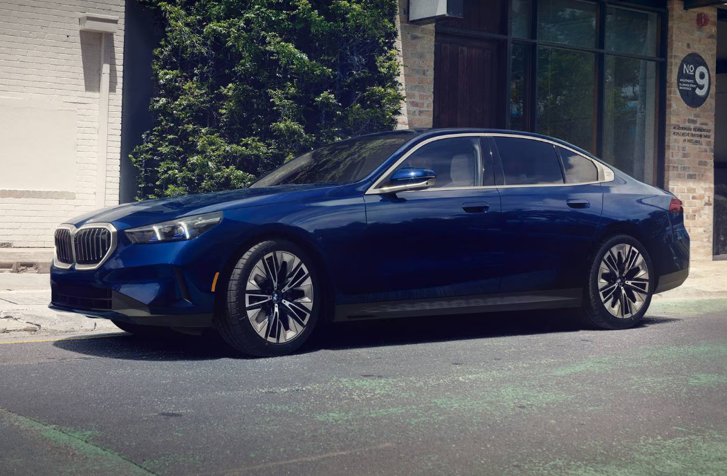 BMW 5 SERIES 2025 exterior-1