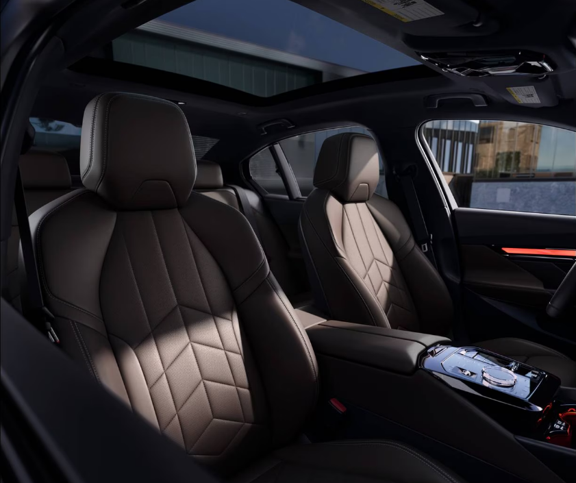 BMW 5 SERIES 2025 interior 1