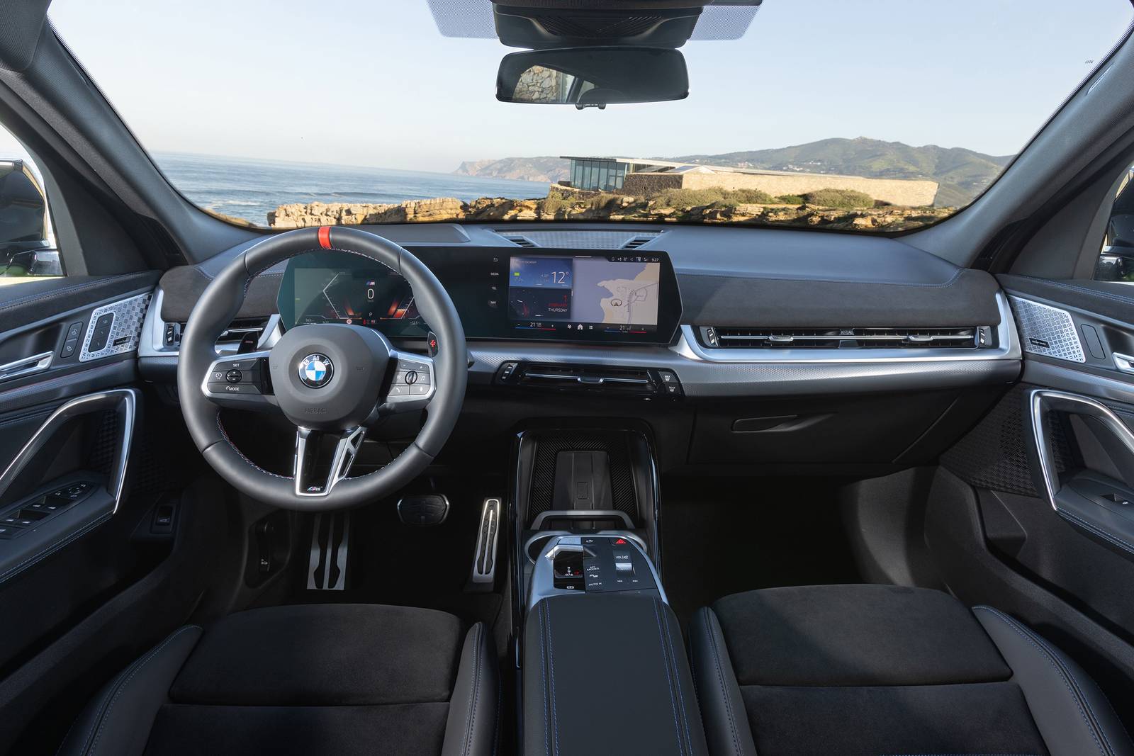 BMW X2 2025 INTERIOR-1
