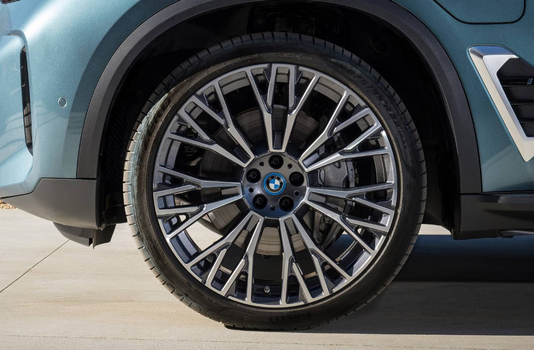 BMW X5 2025 TIRE