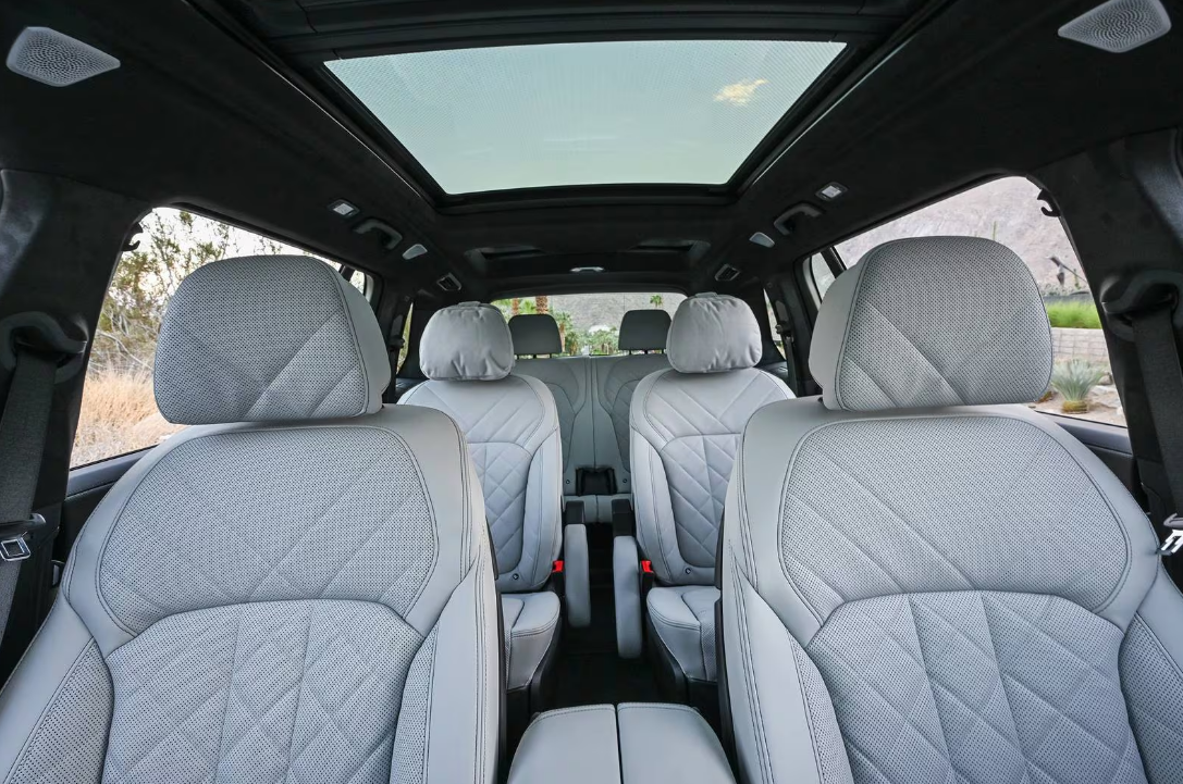 BMW X7 2025 seats