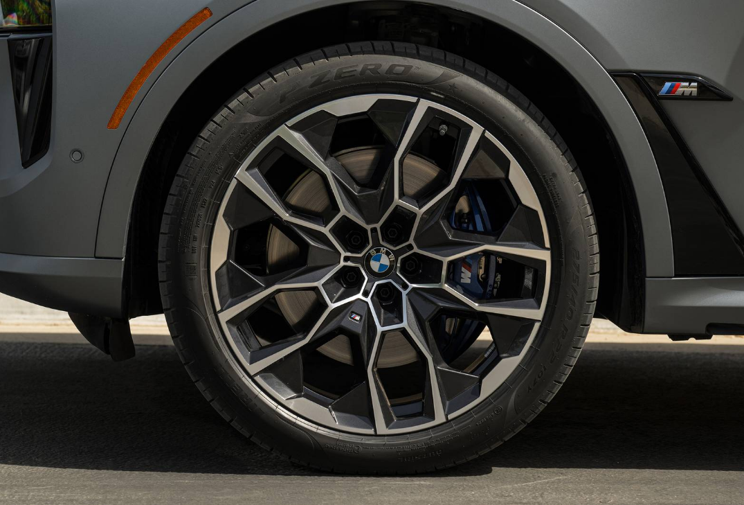 BMW X7 2025 tires